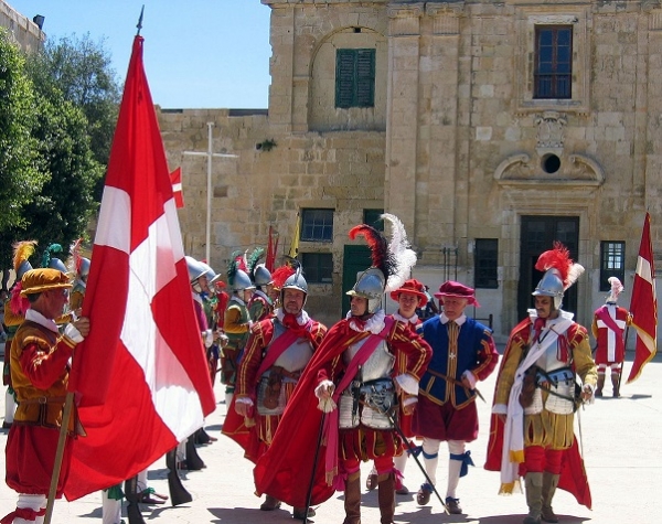 16세기 몰타 기사단을 재현한 행사(발레타, 몰타) /위키피디아