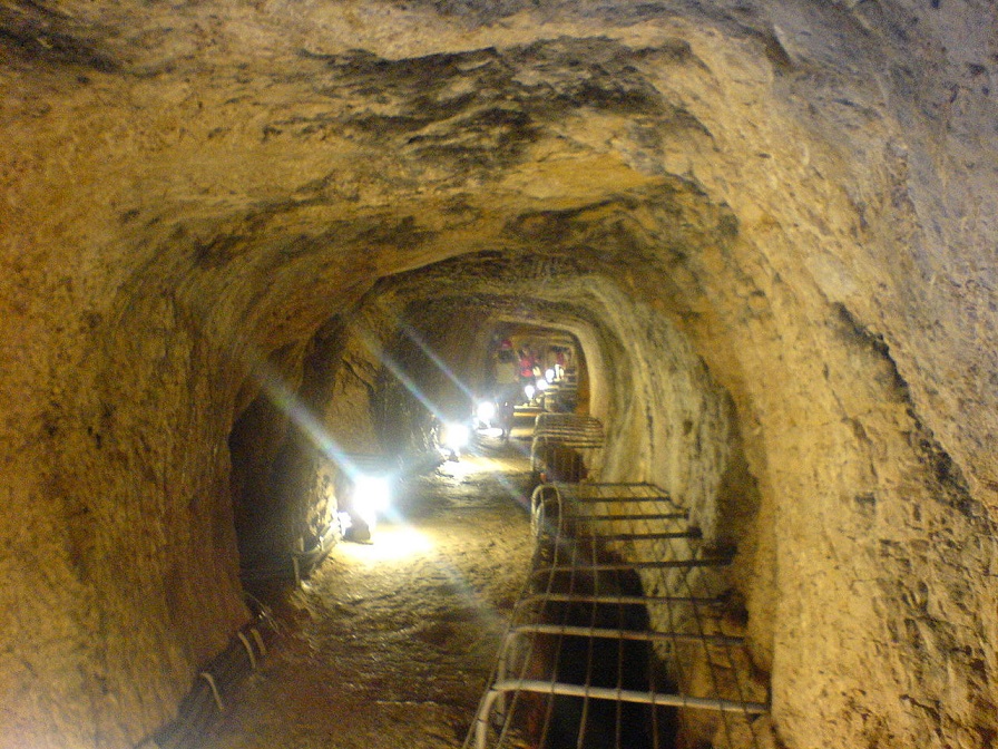 사모스 섬의 고대 지하수로 /위키피디아