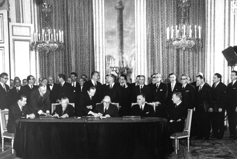 1963년 1월 22일 파리 엘리제 궁에서 열린 조약 체결식 /위키피디아