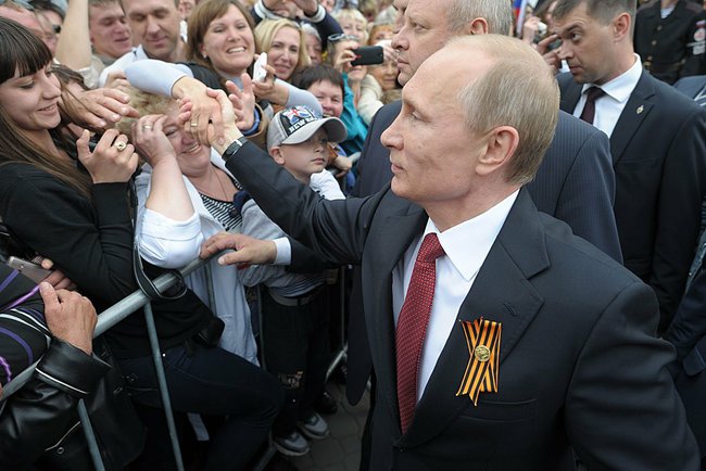 2014년 크림반도 세바스톨을 방문한 푸틴 대통령 /위키피디아