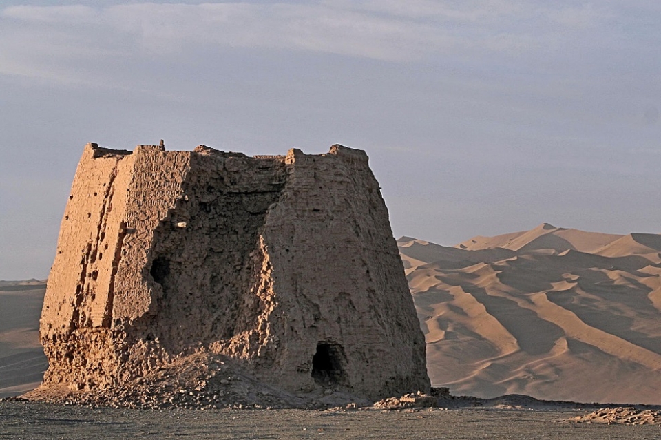 하서주랑의 서쪽 끝, 돈황(敦煌)의 고대 유적지 /위키피디아
