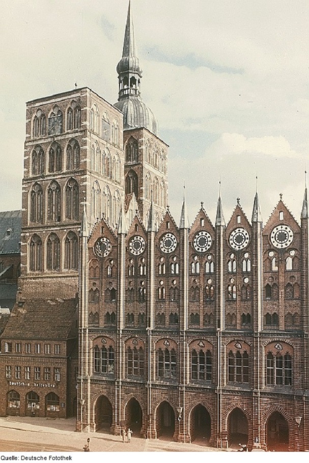 한자동맹의 건물인 독일 슈트랄준트의 세인트 니콜리아 교회 /위키피디아