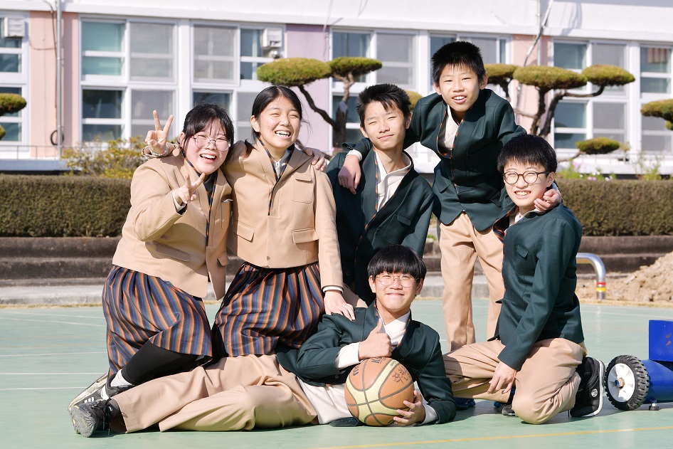 한복 교복을 입은 전남 강진군 작전중학교 학생들 /문화체육관광부
