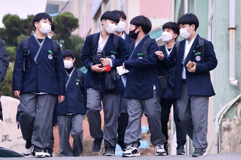 경북 예천군 대창중학교 학생들의 한복 착용 /문화체육관광부