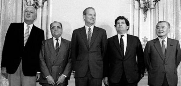 1985년 플라자 합의에 참여한 5개국 재무장관들 /위키피디아