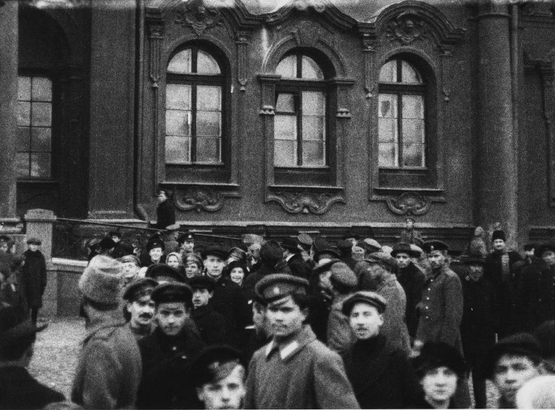 1917년 10월 26일, 볼셰비키 쿠데타 직후의 겨울궁전 /위키피디아