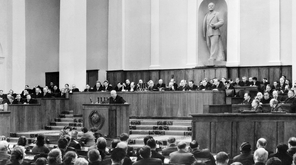 1956년 제20차 소련 공산당 전당대회에서 연설하는 흐루쇼프 /위키피디아