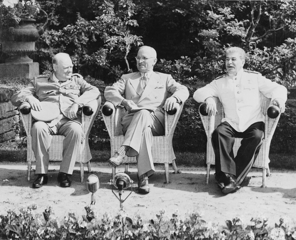 포츠담 회의. 왼쪽부터 윈스턴 처칠, 해리 트루먼, 이오시피 스탈린. /위키피디아