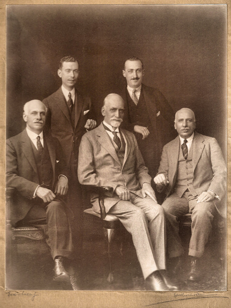 에스켈 사순과 그의 가족들(1927) /위키피디아