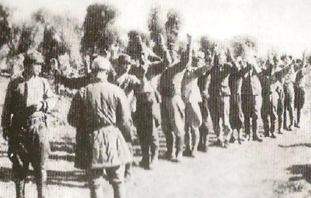 1945년 8월, 중국군에 항복하는 일본군 /위키피디아