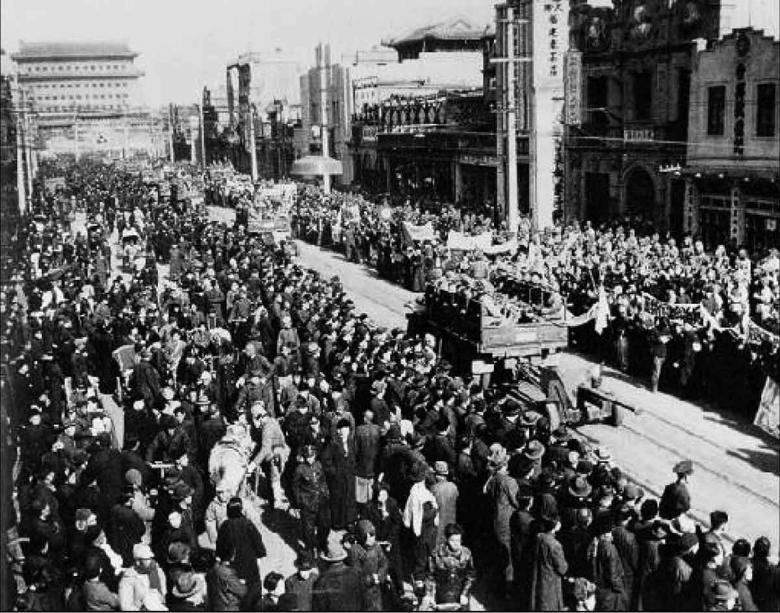 1949년초 베이핑(베이징)에 입성하는 인민해방군 /위키피디아