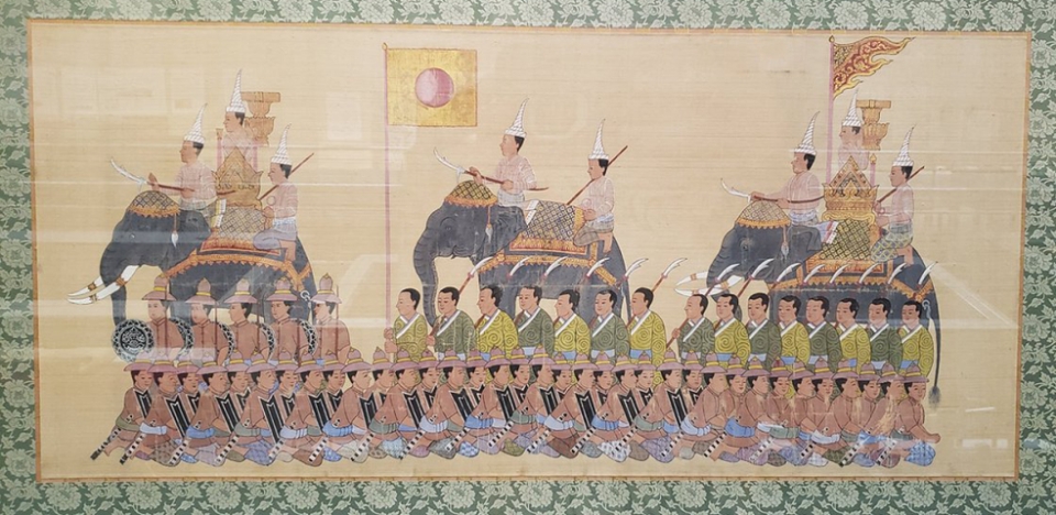 야마다 용병부대가 일장기를 앞세우고 아유타야 왕국에서 행진하고 있는 그림 /위키피디아