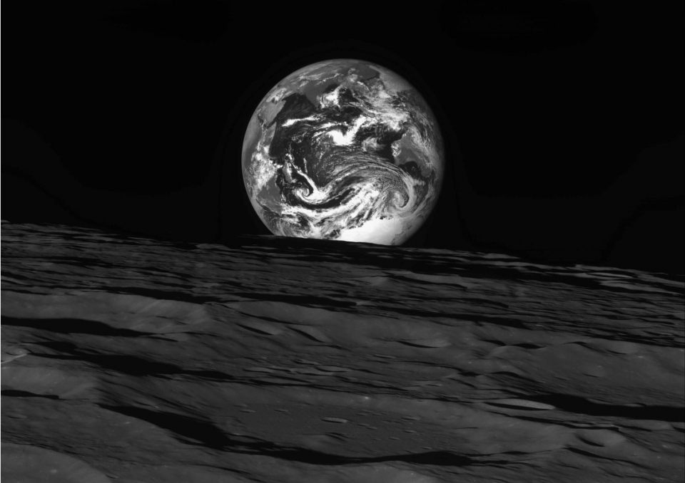 다누리가 달 상공 344km에서 촬영한 지구(12.24) /항공우주연구원