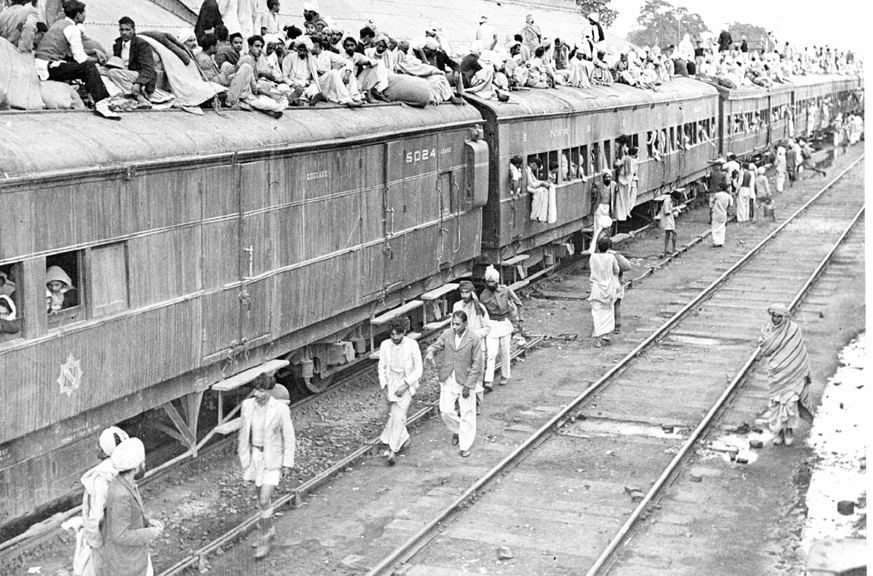 1947년 국가분할 이후 이주자를 실은 암발라 역의 특별열차 /위키피디아