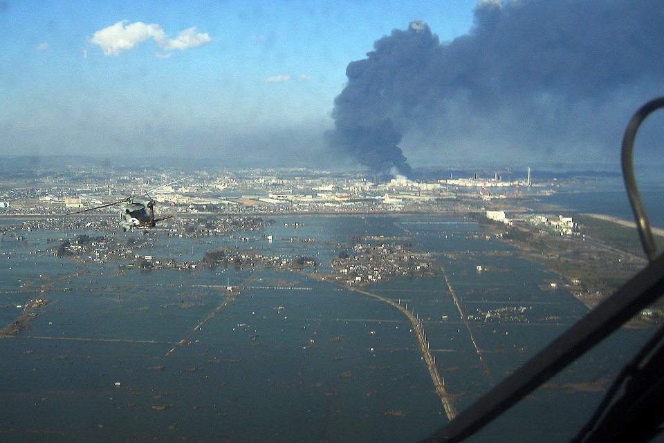 2011년 3월 11일 대지진 후 쓰나미로 잠긴 일본 동북지역 해안 /위키피디아