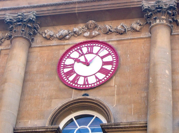 영국 브리스톨 거래소의 시계 /위키피디아